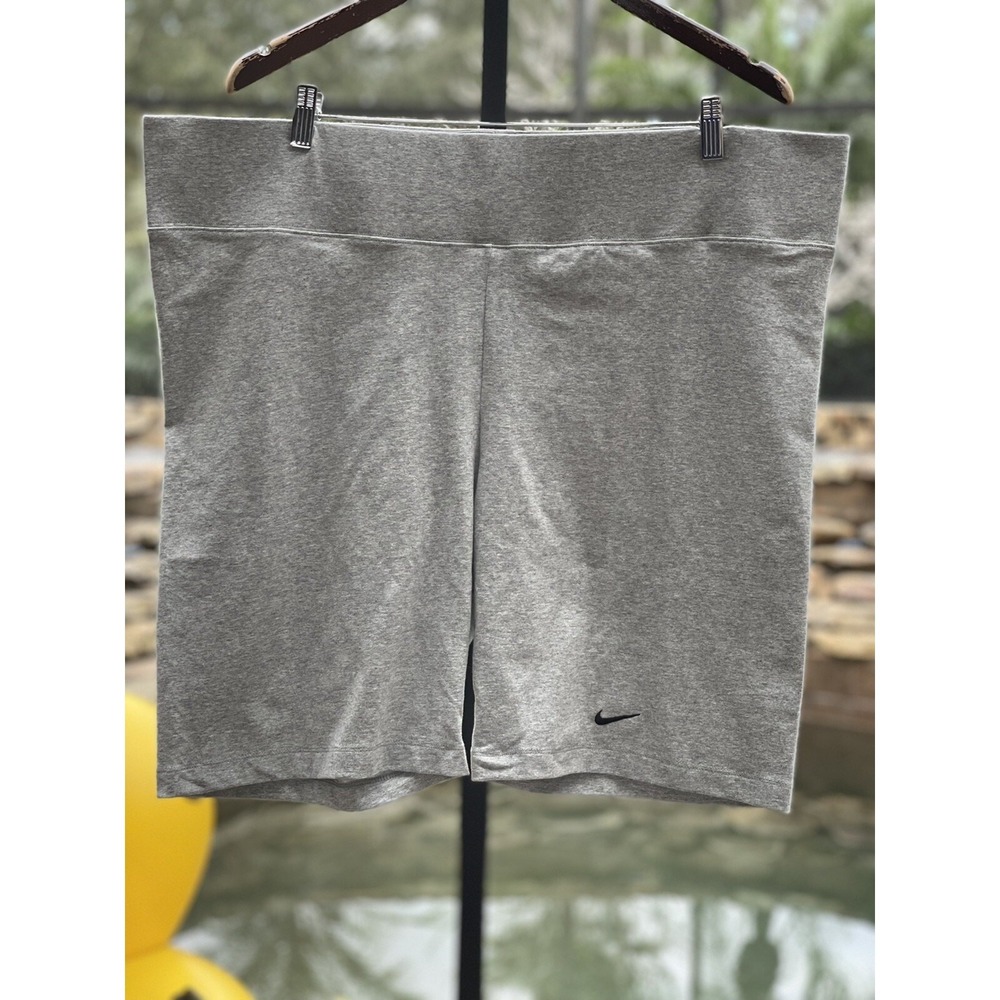 Nike Plus Size 2X Gray Tight Fit Bike Shorts for Activewear Women